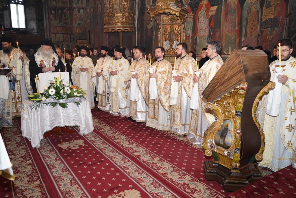 Parastas pentru Neculai Giosanu în Catedrala Arhiepiscopală din Roman