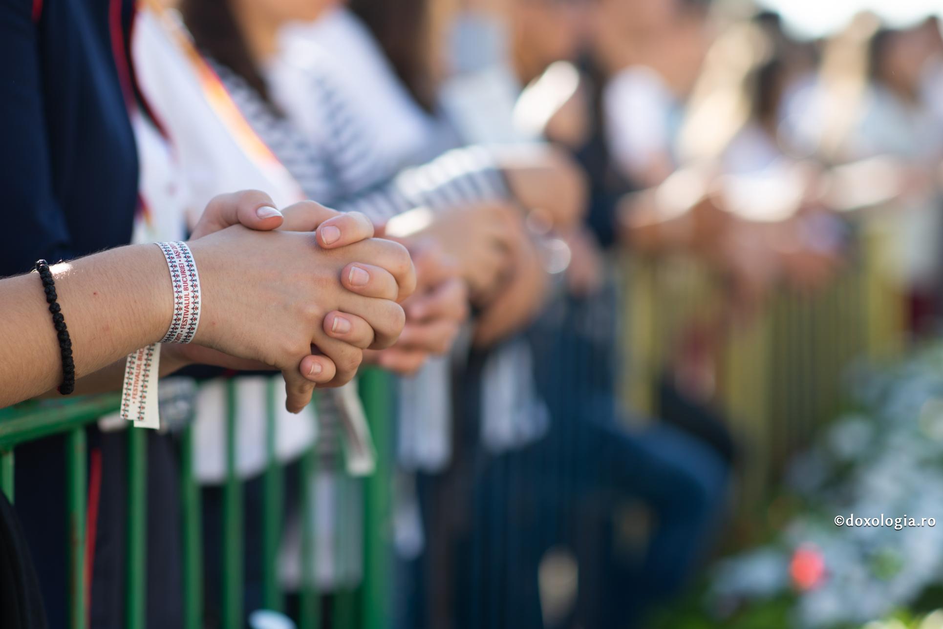 Prieteniile rele strică obiceiurile bune