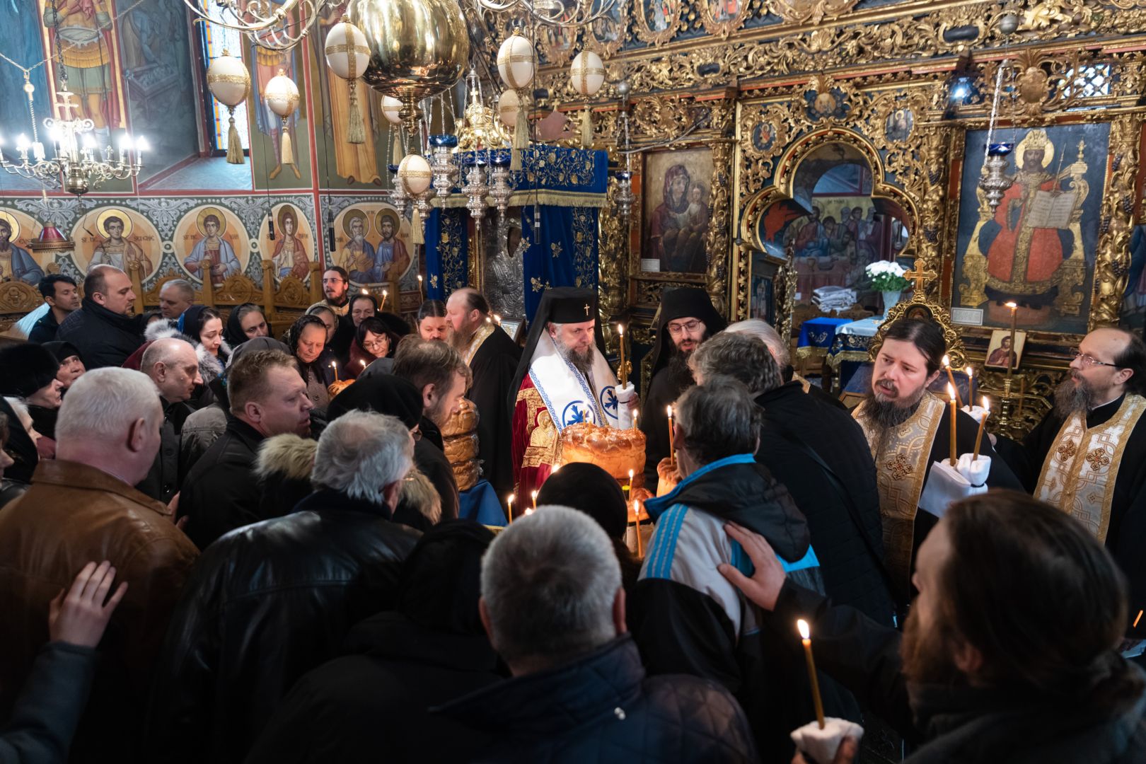 Mitropolitul celor două Americi a slujit la Mănăstirea Putna