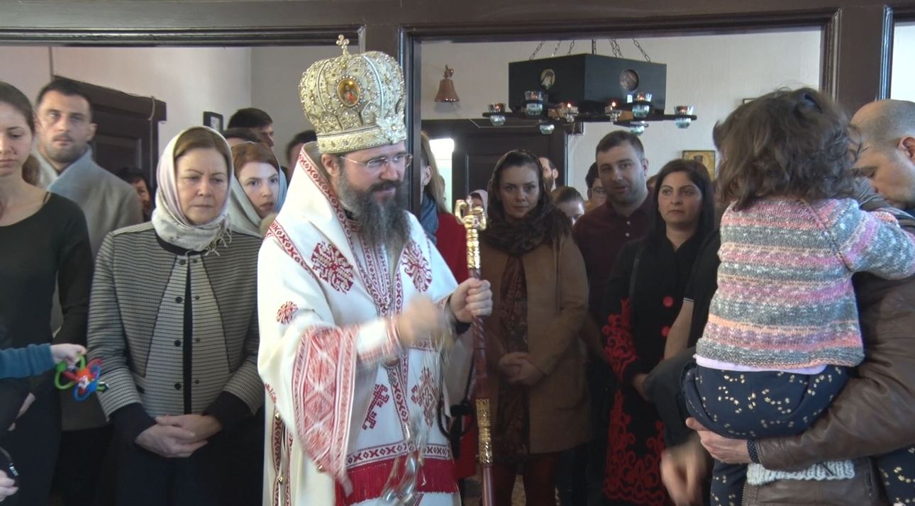 PS Macarie: „Durerea Maicii Domnului lângă crucea Fiului ei a depășit orice durere de mamă din lumea aceasta” PS Macarie: „Durerea Maicii Domnului lângă crucea Fiului ei a depășit orice durere de mamă din lumea aceasta”