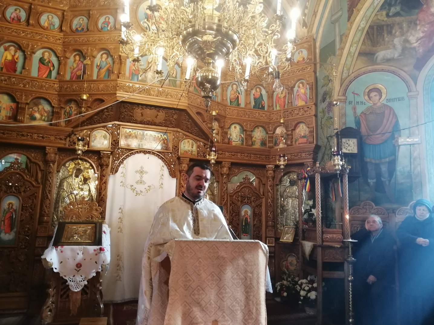 Popas de rugăciune în biserica monument a Sfântului Ierarh Nicolae din Piatra-Neamţ