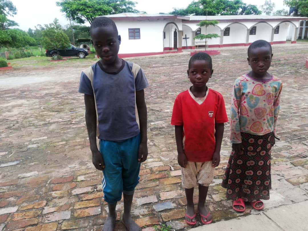 Hai să-i facem un cadou micului Haralambie cu ocazia sărbătoririi Sfântului ocrotitor!