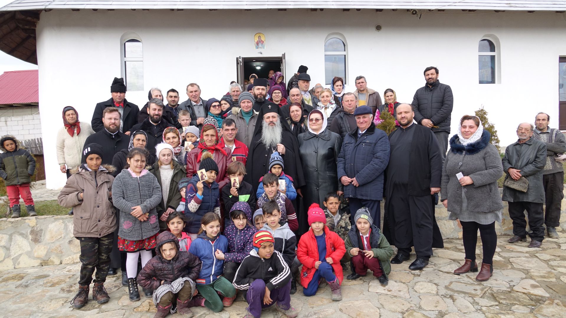 Părintele Mitropolit Teofan a slujit la Parohia Brustureț