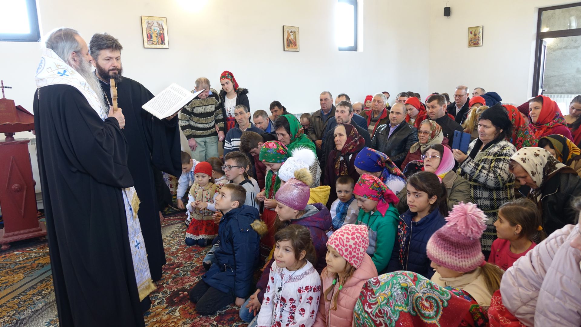 Părintele Mitropolit Teofan a slujit la Parohia Brustureț