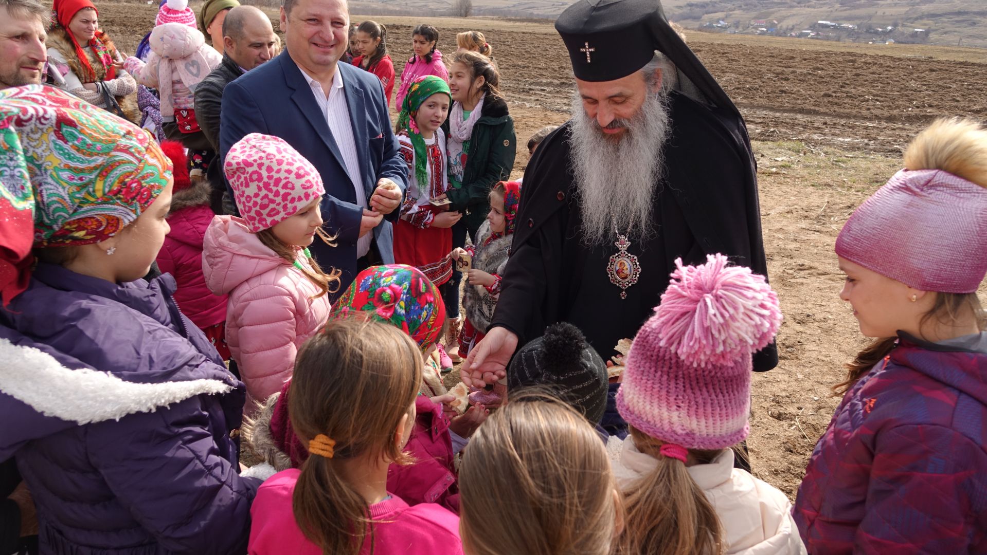 Părintele Mitropolit Teofan a slujit la Parohia Brustureț