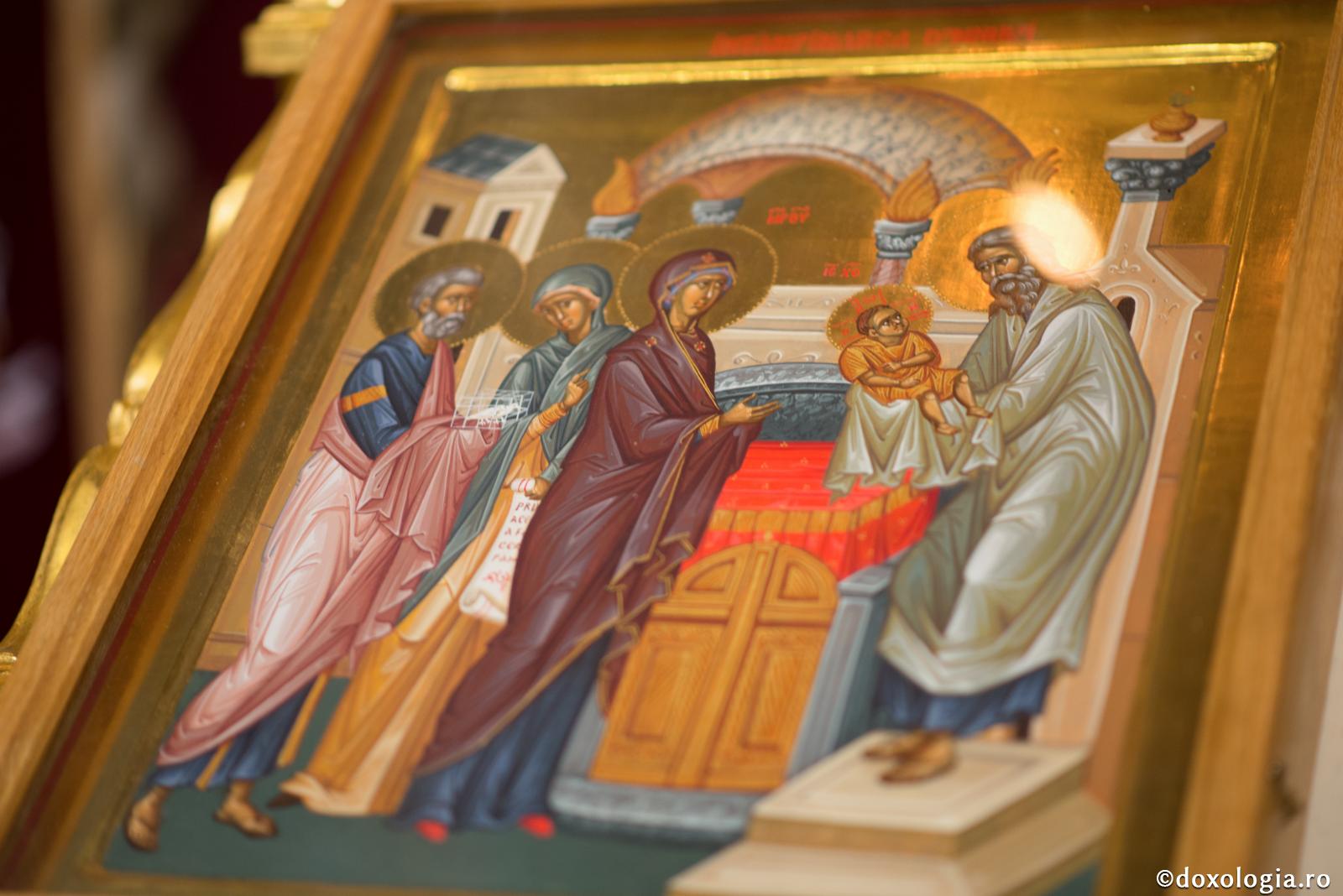 În templu, Dumnezeu faţă-n faţă cu Dumnezeu şi cu omul