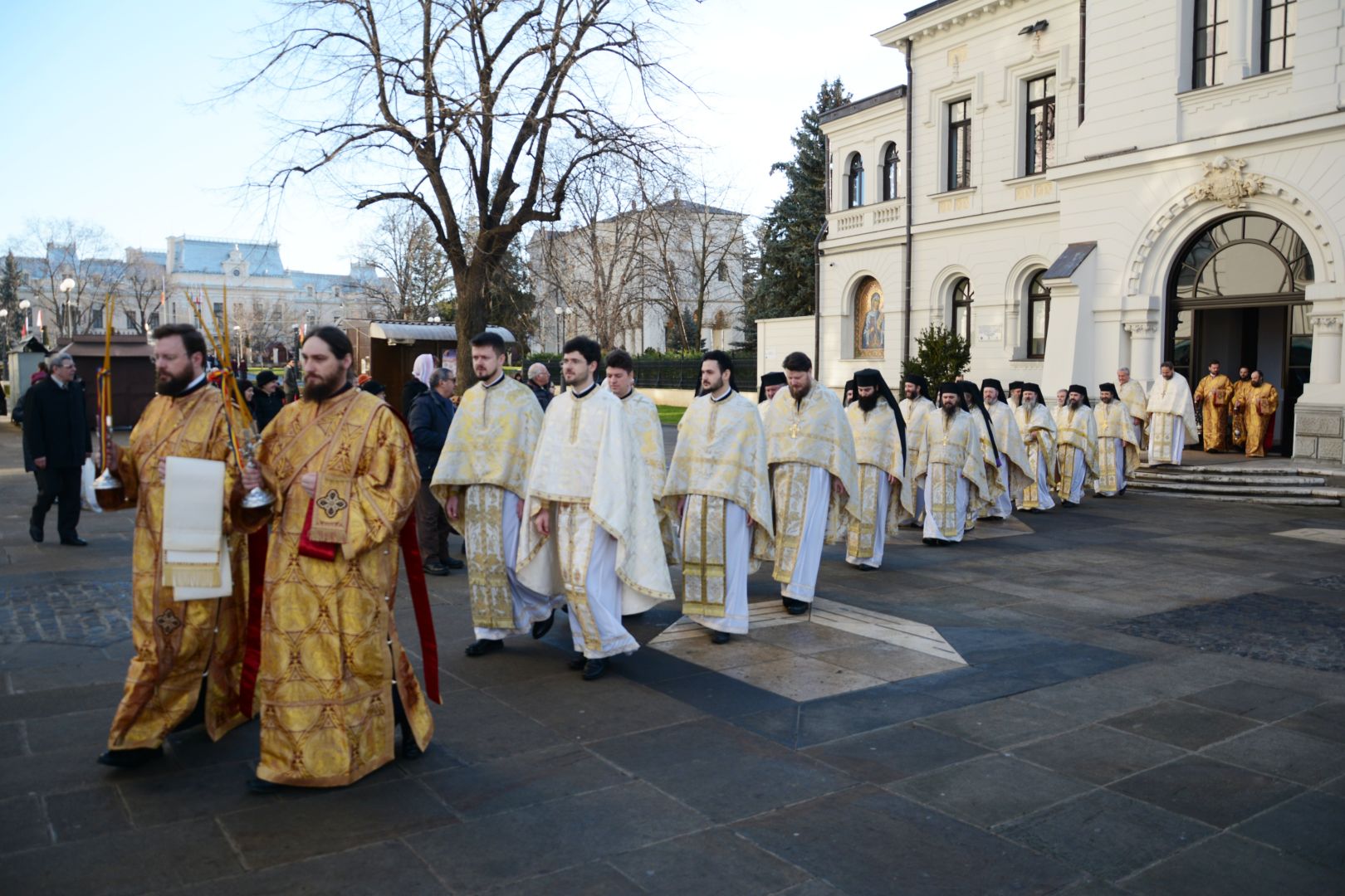 Cinci ierarhi și zeci de clerici au slujit la hramul istoric al Catedralei Mitropolitane din Iași