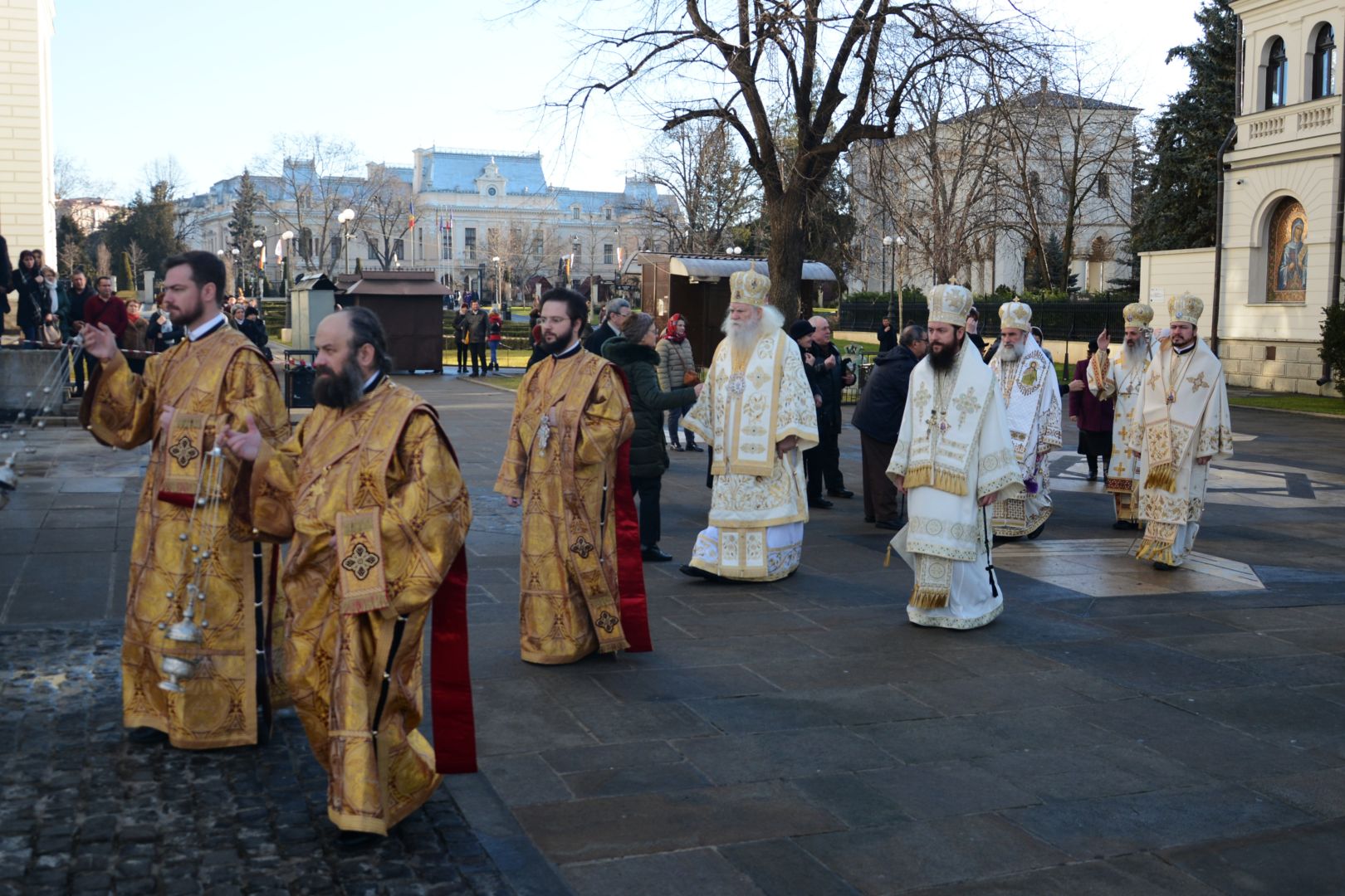Cinci ierarhi și zeci de clerici au slujit la hramul istoric al Catedralei Mitropolitane din Iași