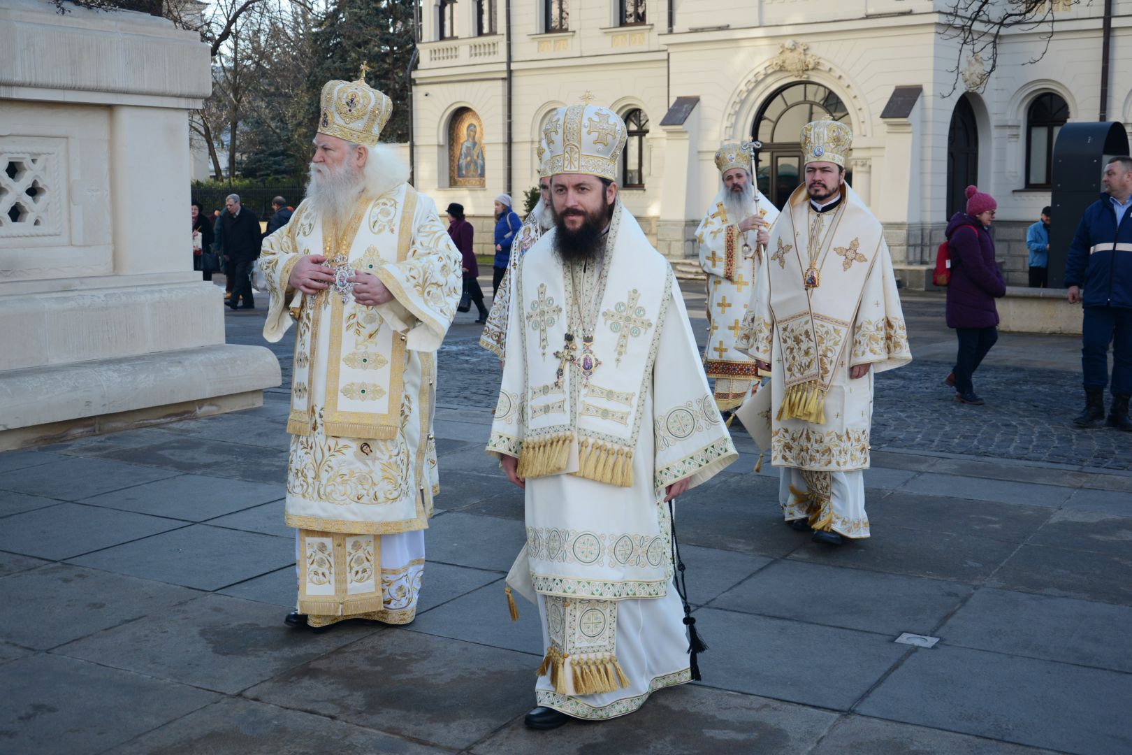 Cinci ierarhi și zeci de clerici au slujit la hramul istoric al Catedralei Mitropolitane din Iași