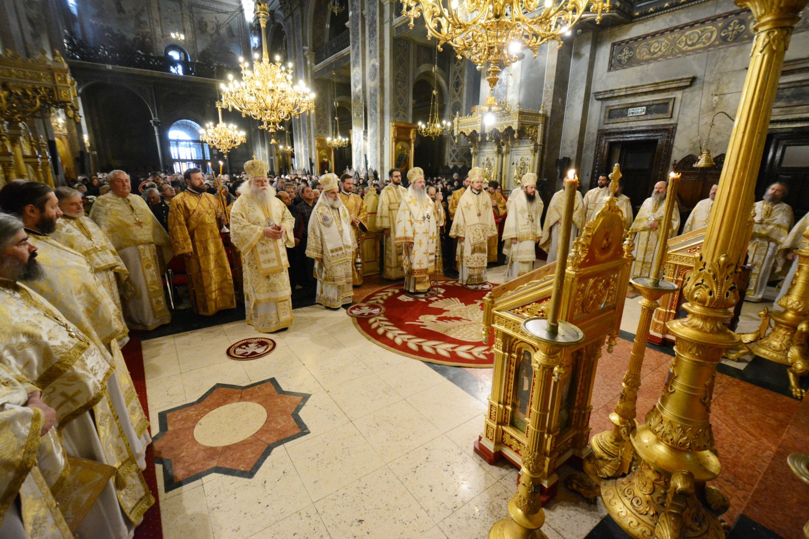 Cinci ierarhi și zeci de clerici au slujit la hramul istoric al Catedralei Mitropolitane din Iași