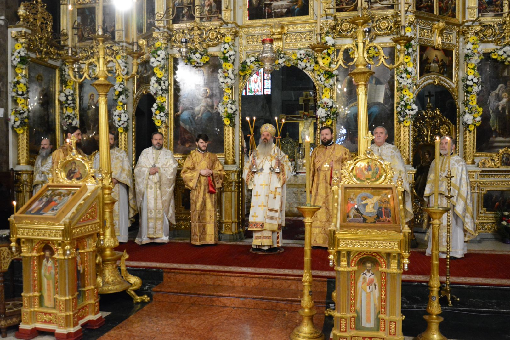 Cinci ierarhi și zeci de clerici au slujit la hramul istoric al Catedralei Mitropolitane din Iași