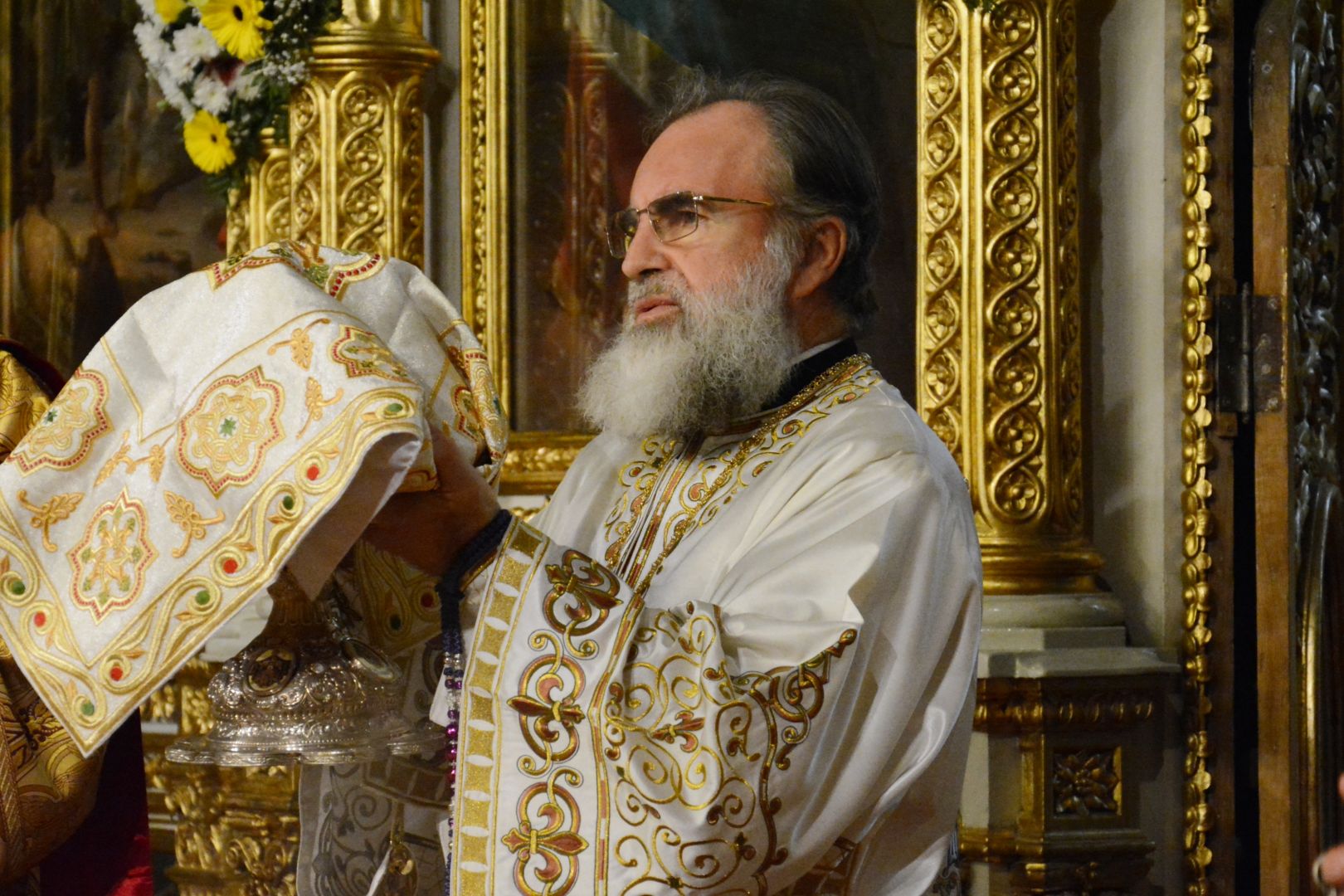 Cinci ierarhi și zeci de clerici au slujit la hramul istoric al Catedralei Mitropolitane din Iași