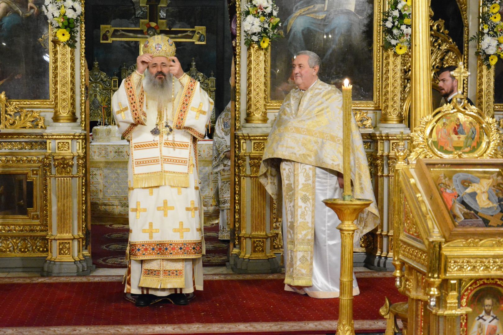 Cinci ierarhi și zeci de clerici au slujit la hramul istoric al Catedralei Mitropolitane din Iași
