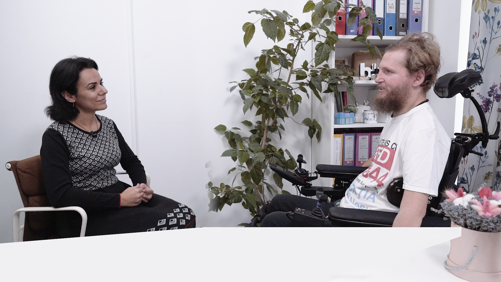 (Video) Lecție de viață – un interviu cu Mihai Neșu despre curajul de a duce povestea mai departe