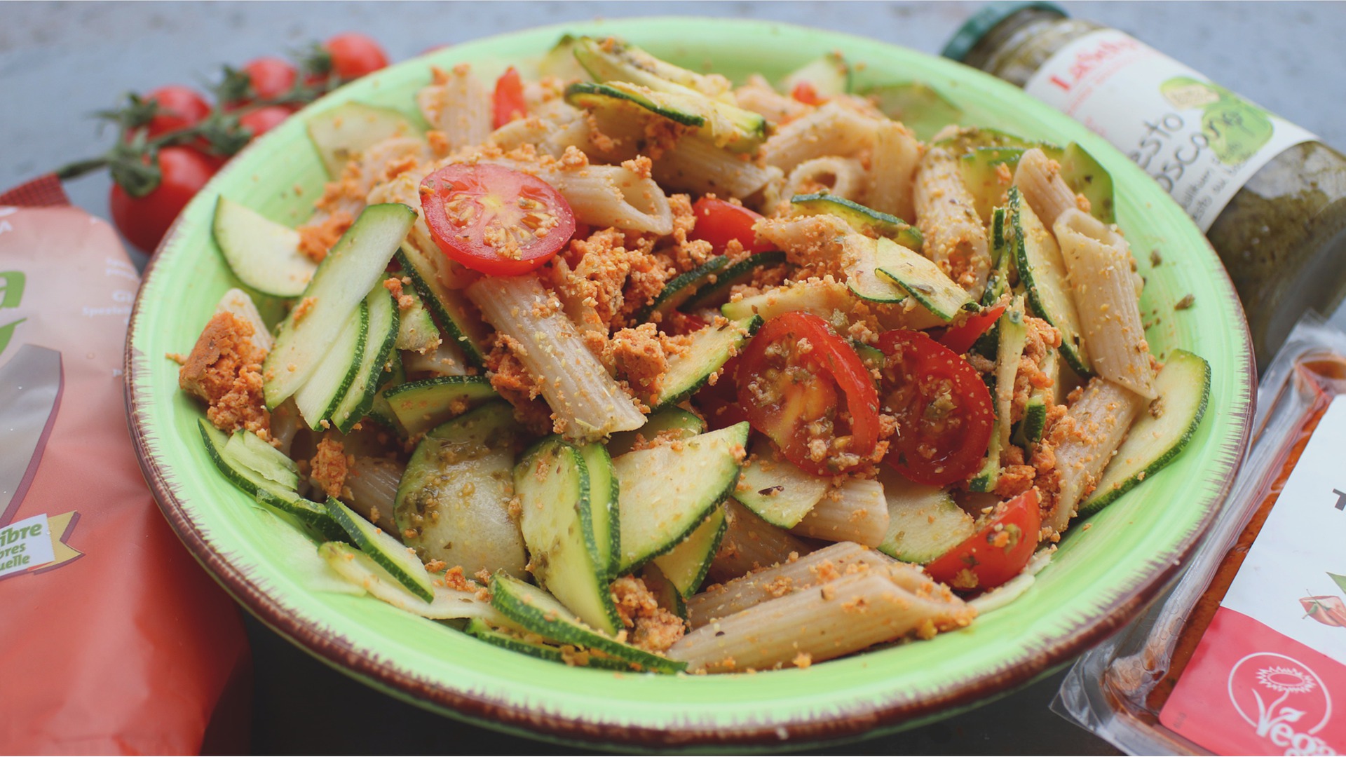 Salată de penne cu zucchini Salată de penne cu zucchini