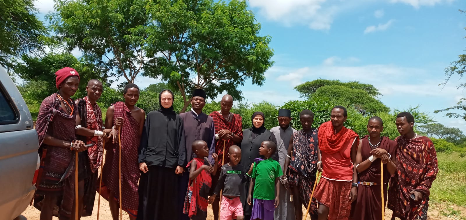 Răspunsuri liturgice la Parohia Ipwasi în trei limbi: swahili, greacă și română