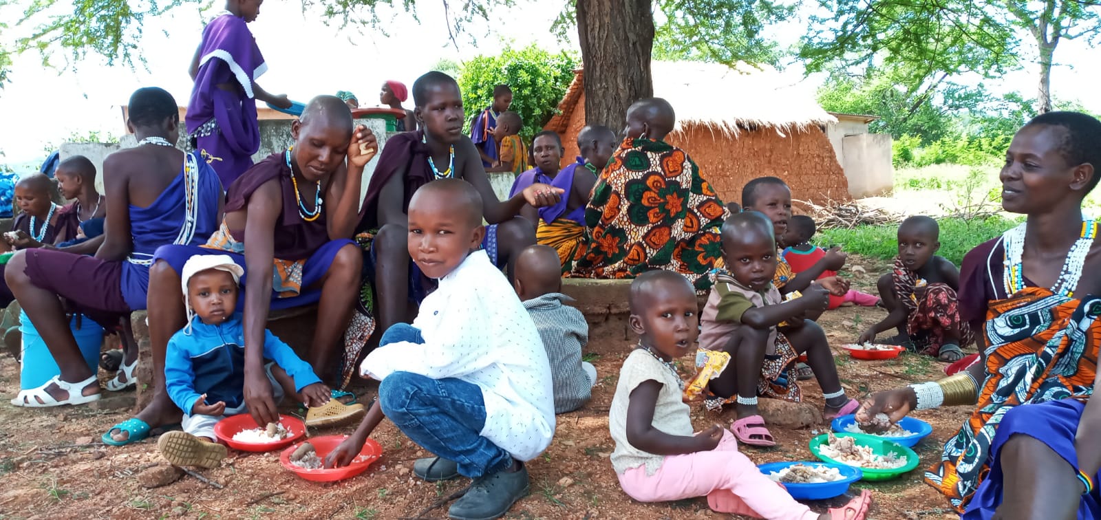 Răspunsuri liturgice la Parohia Ipwasi în trei limbi: swahili, greacă și română