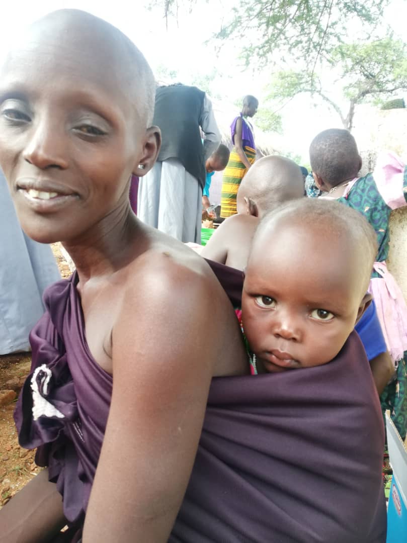 Răspunsuri liturgice la Parohia Ipwasi în trei limbi: swahili, greacă și română