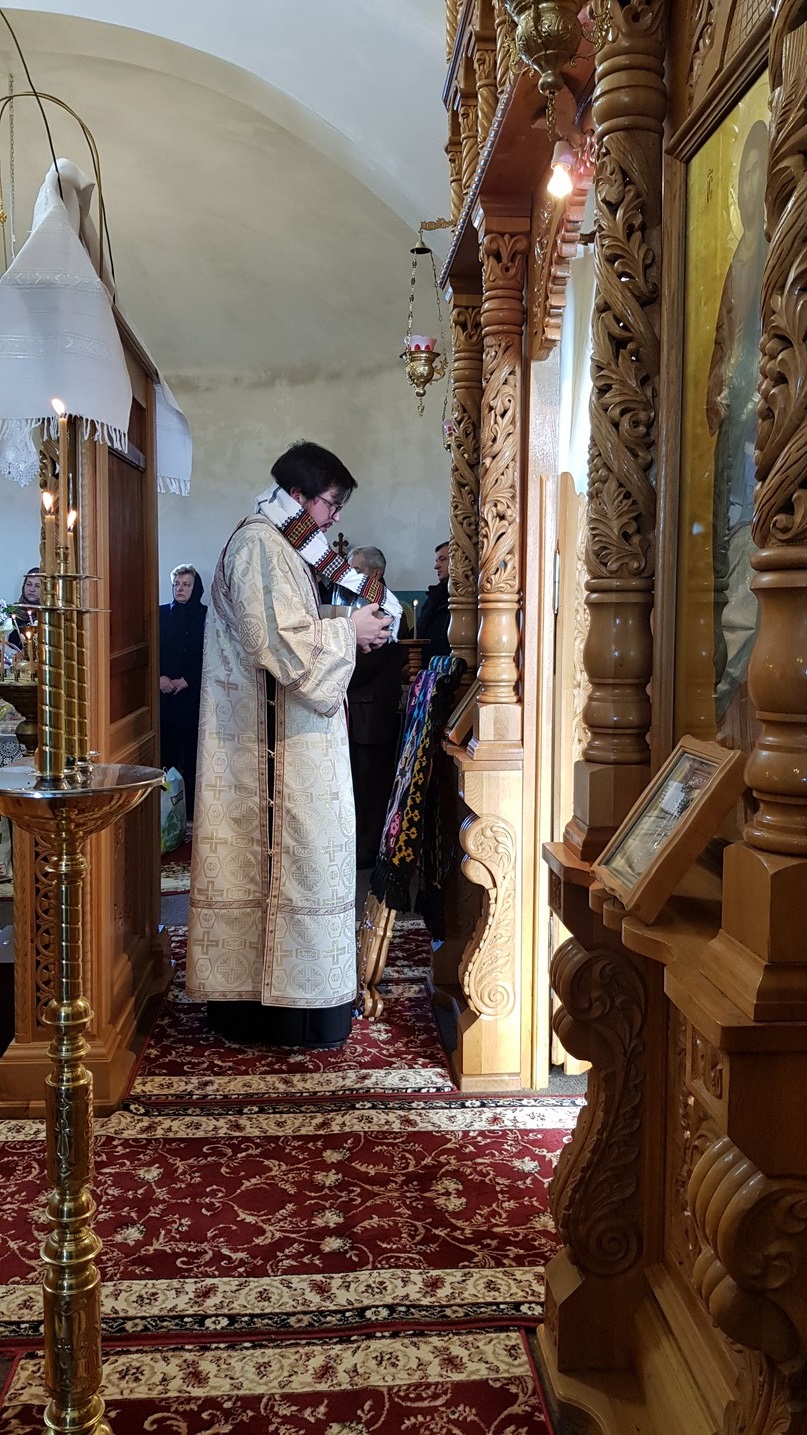 IPS Arhiepiscop Pimen, la Mitocu Dragomirnei: „Cuvintele de învățătură ale mamei și ale tatălui se înrădăcinează în sufletele copiilor”