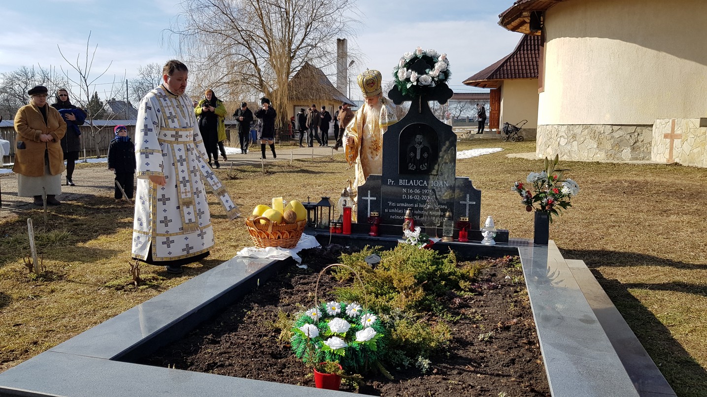 IPS Arhiepiscop Pimen, la Mitocu Dragomirnei: „Cuvintele de învățătură ale mamei și ale tatălui se înrădăcinează în sufletele copiilor”