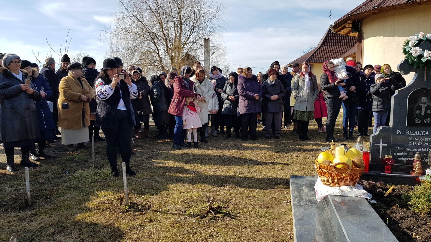 IPS Arhiepiscop Pimen, la Mitocu Dragomirnei: „Cuvintele de învățătură ale mamei și ale tatălui se înrădăcinează în sufletele copiilor”