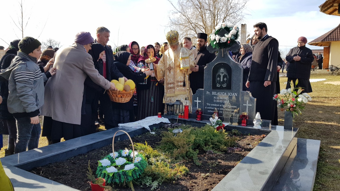 IPS Arhiepiscop Pimen, la Mitocu Dragomirnei: „Cuvintele de învățătură ale mamei și ale tatălui se înrădăcinează în sufletele copiilor”