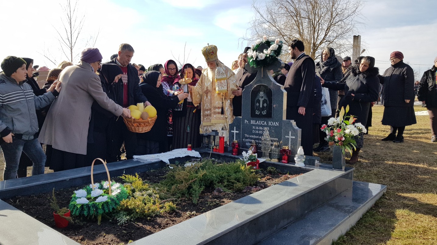 IPS Arhiepiscop Pimen, la Mitocu Dragomirnei: „Cuvintele de învățătură ale mamei și ale tatălui se înrădăcinează în sufletele copiilor”