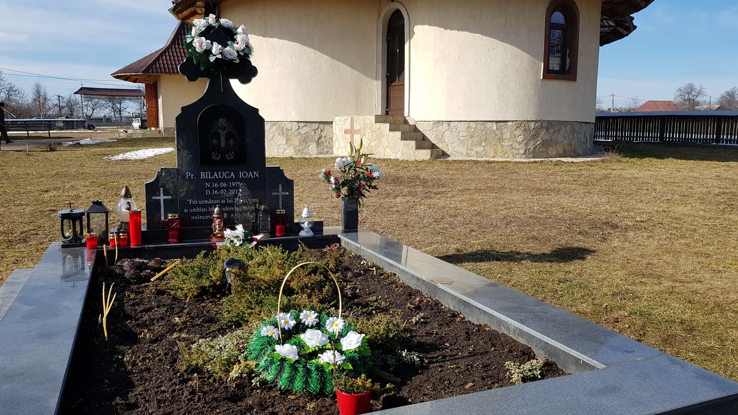 IPS Arhiepiscop Pimen, la Mitocu Dragomirnei: „Cuvintele de învățătură ale mamei și ale tatălui se înrădăcinează în sufletele copiilor”