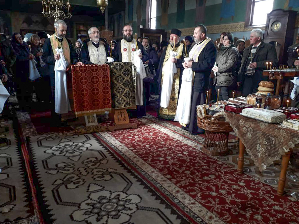 Parastas pentru părintele Ioan Apetroaiei