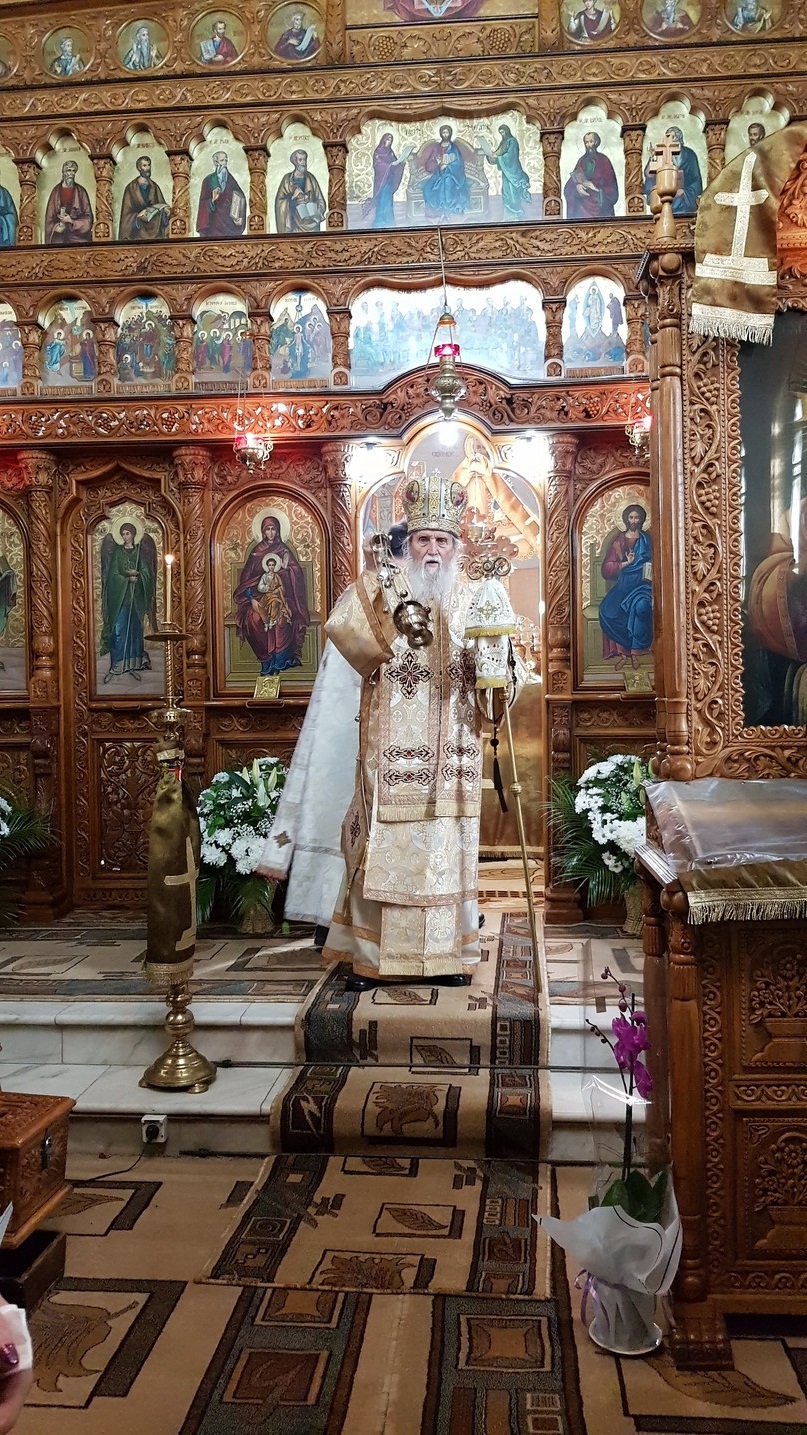 Liturghie arhierească la „Biserica dorneană de sub Runc”