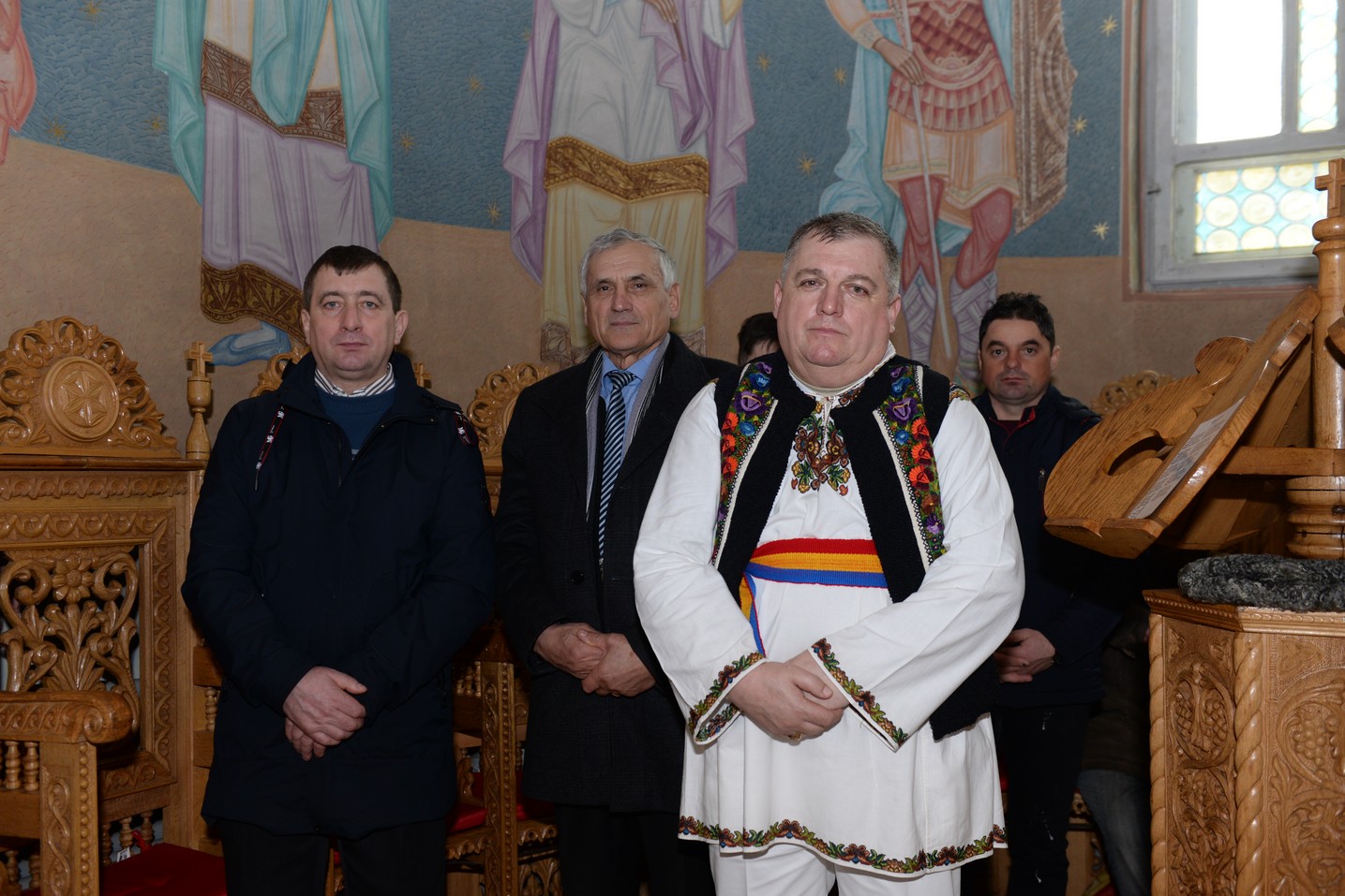 Liturghie arhierească la „Biserica dorneană de sub Runc”