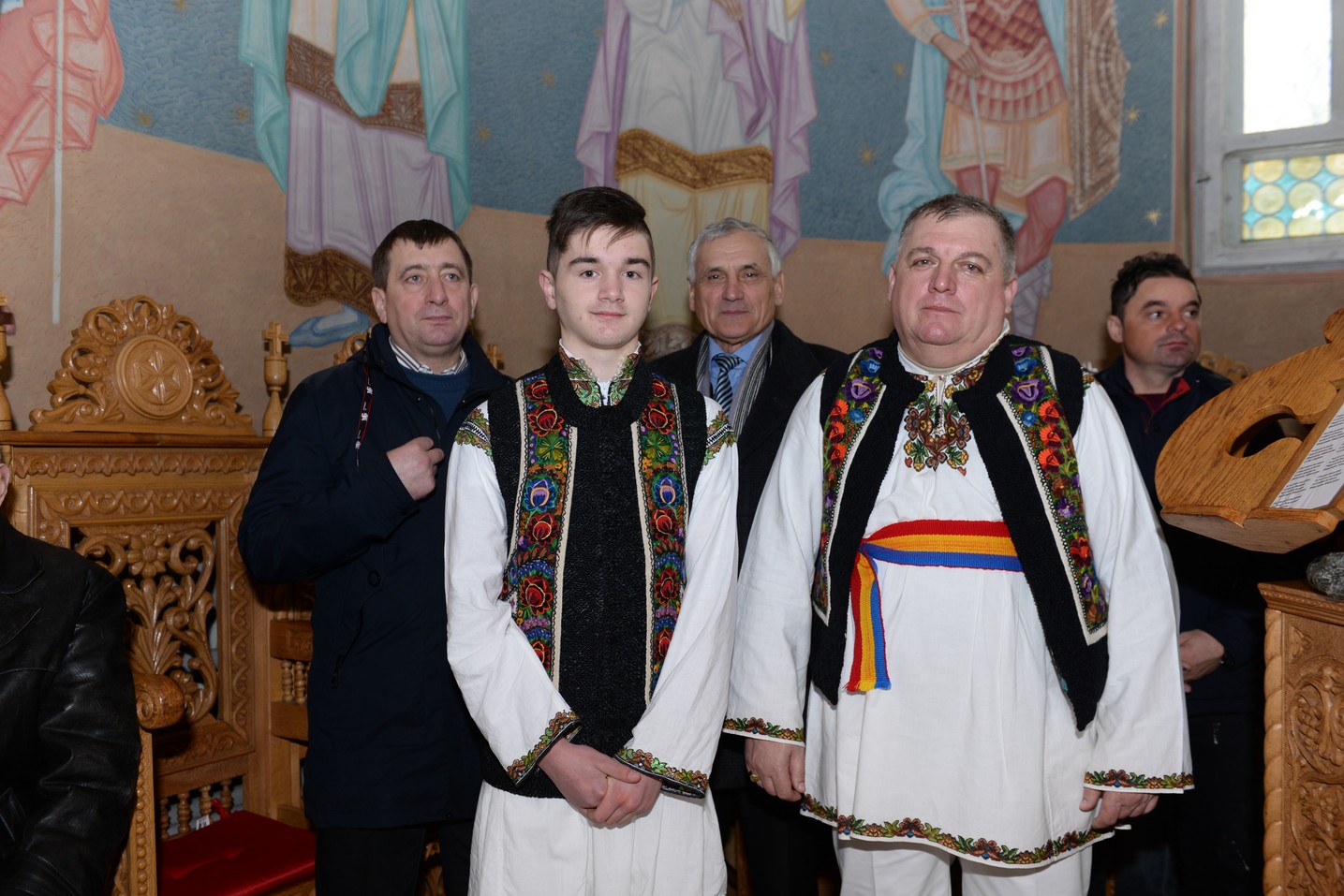 Liturghie arhierească la „Biserica dorneană de sub Runc”