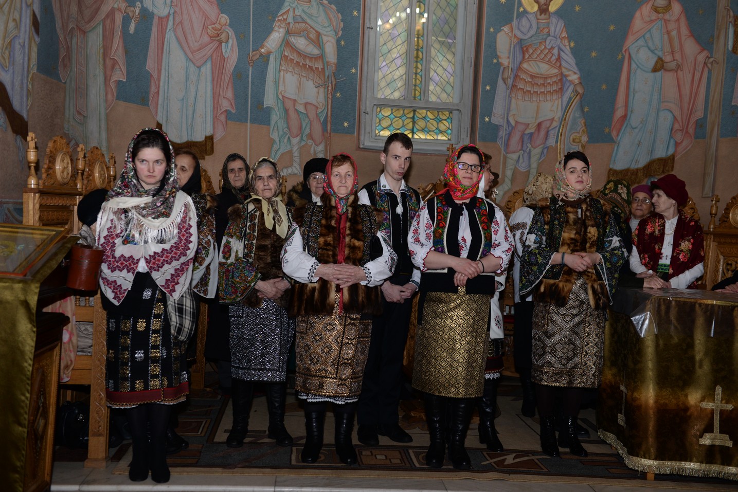 Liturghie arhierească la „Biserica dorneană de sub Runc”