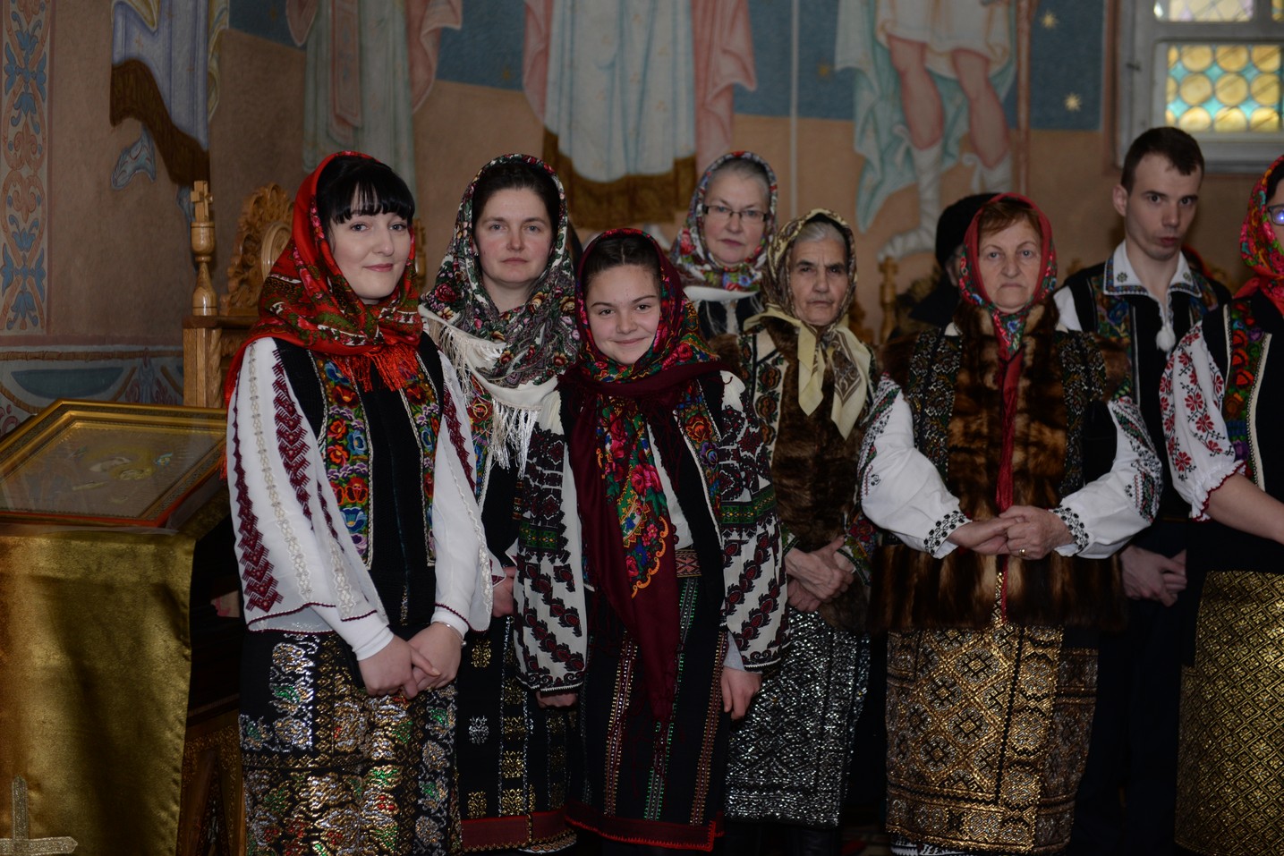 Liturghie arhierească la „Biserica dorneană de sub Runc”