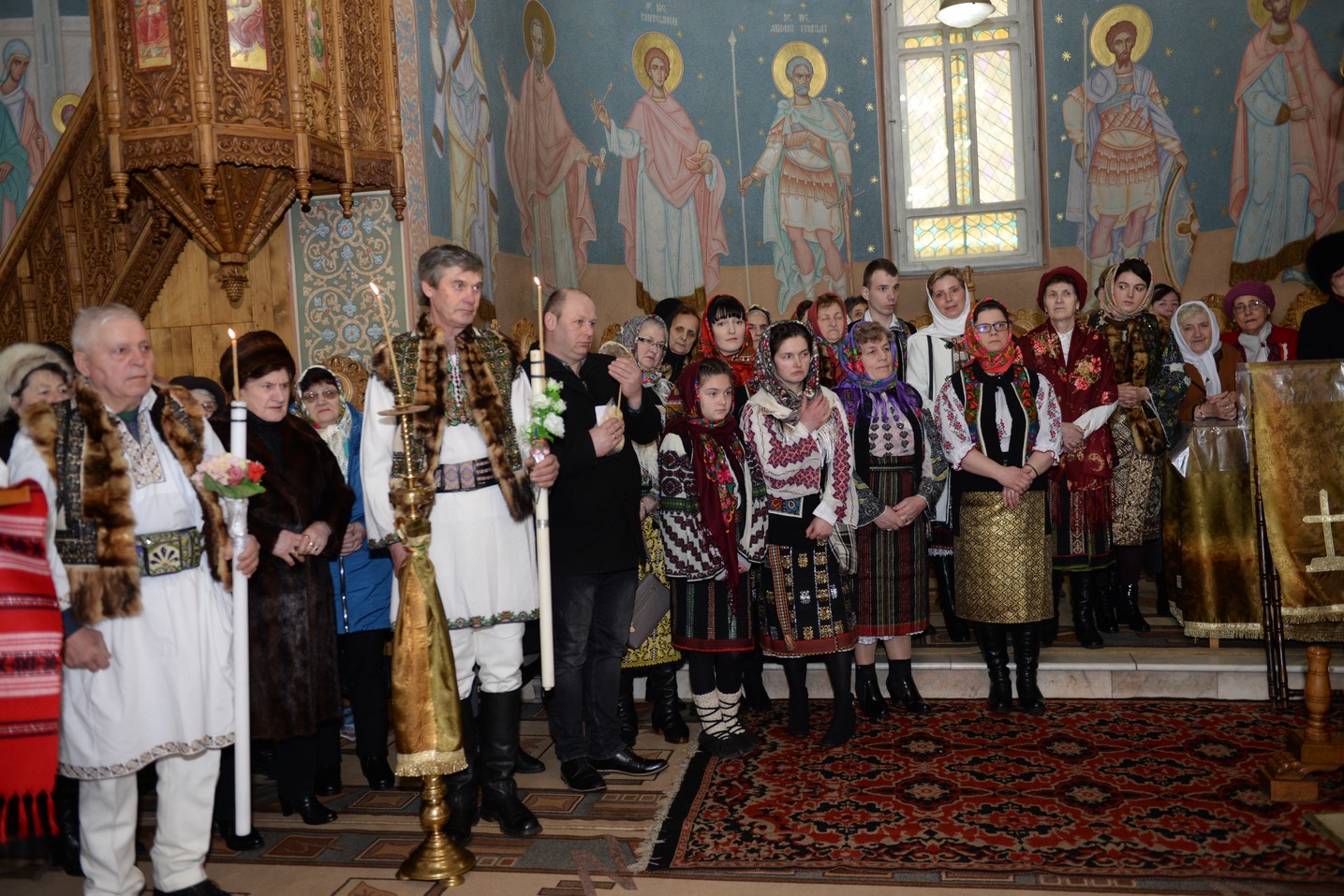 Liturghie arhierească la „Biserica dorneană de sub Runc”