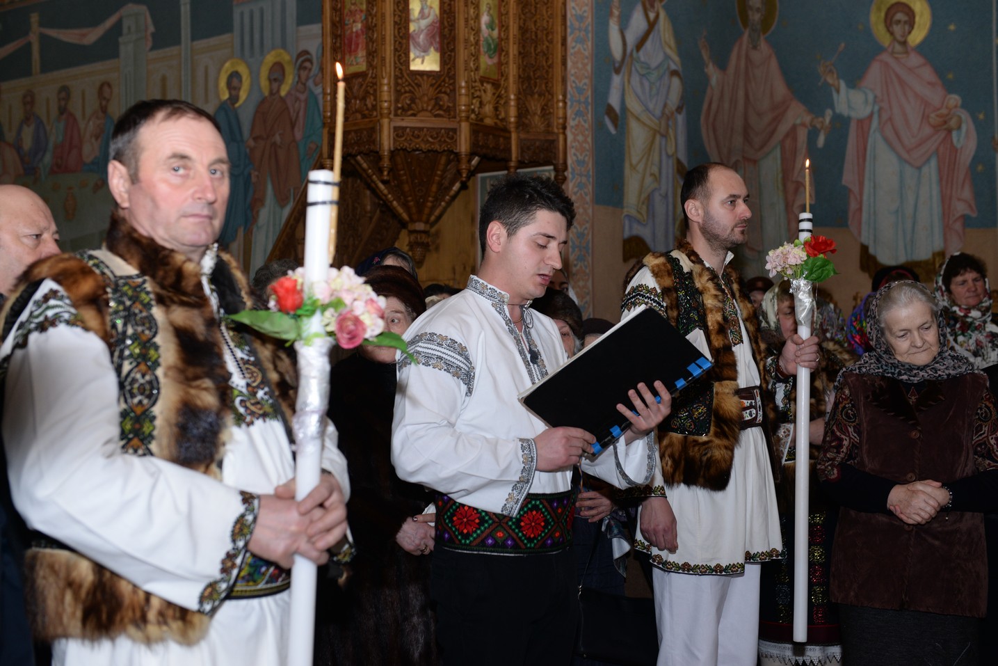 Liturghie arhierească la „Biserica dorneană de sub Runc”