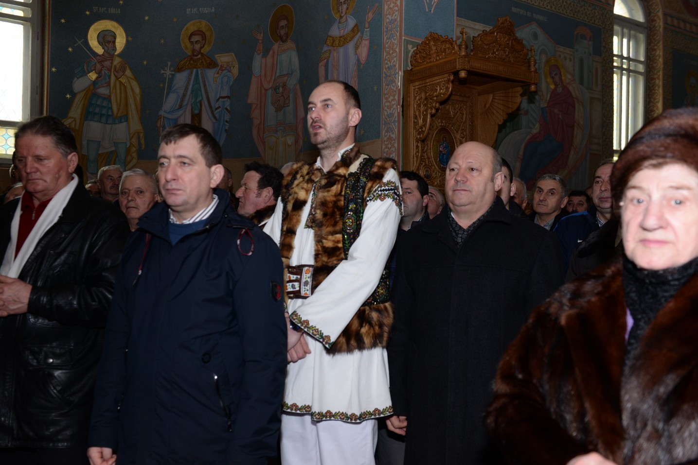 Liturghie arhierească la „Biserica dorneană de sub Runc”