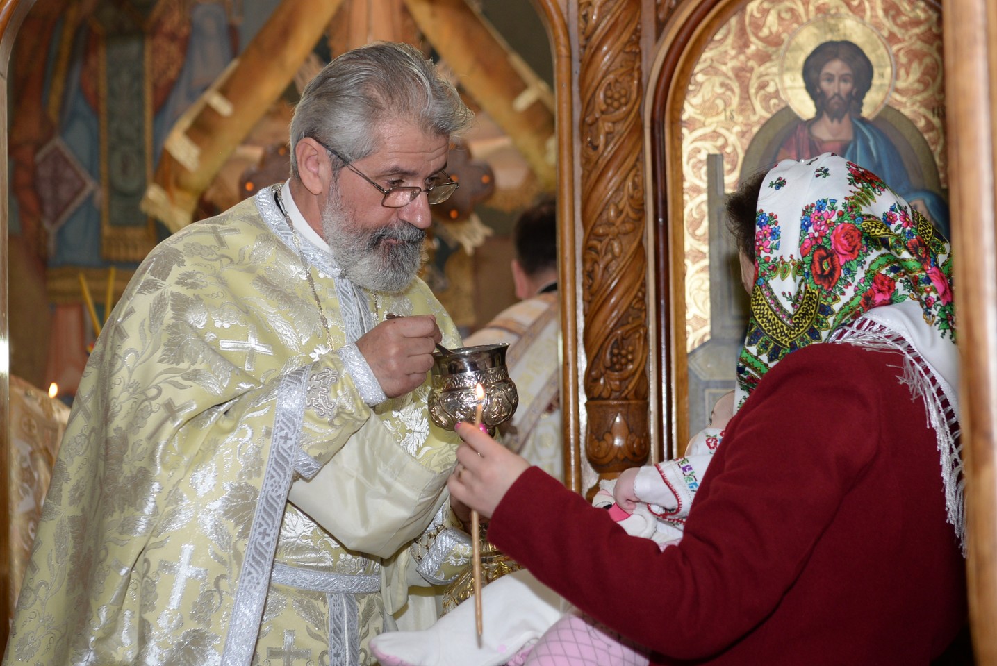 Liturghie arhierească la „Biserica dorneană de sub Runc”