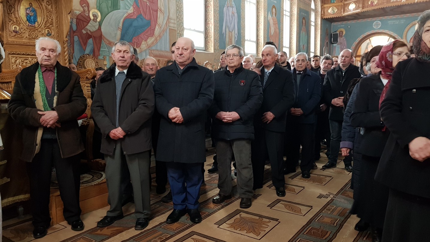 Liturghie arhierească la „Biserica dorneană de sub Runc”