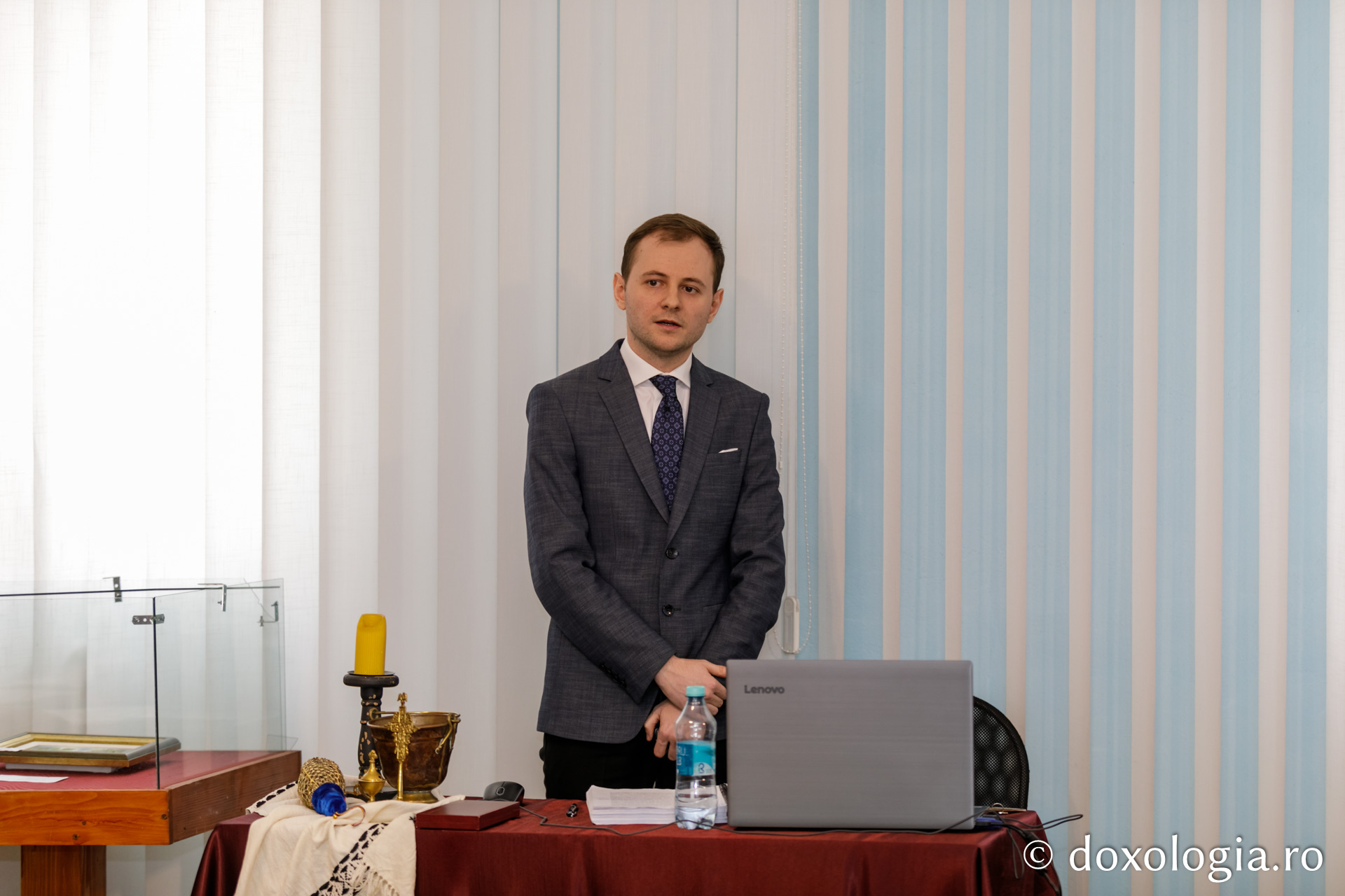 Foto: Pr. Silviu Cluci Redactorul coordonator al revistei ieșene „Teologie și Viață”, notat cu „Excelent” la susținerea tezei de doctorat