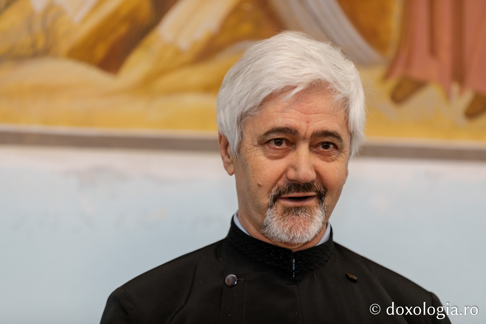 Foto: Pr. Silviu Cluci Redactorul coordonator al revistei ieșene „Teologie și Viață”, notat cu „Excelent” la susținerea tezei de doctorat