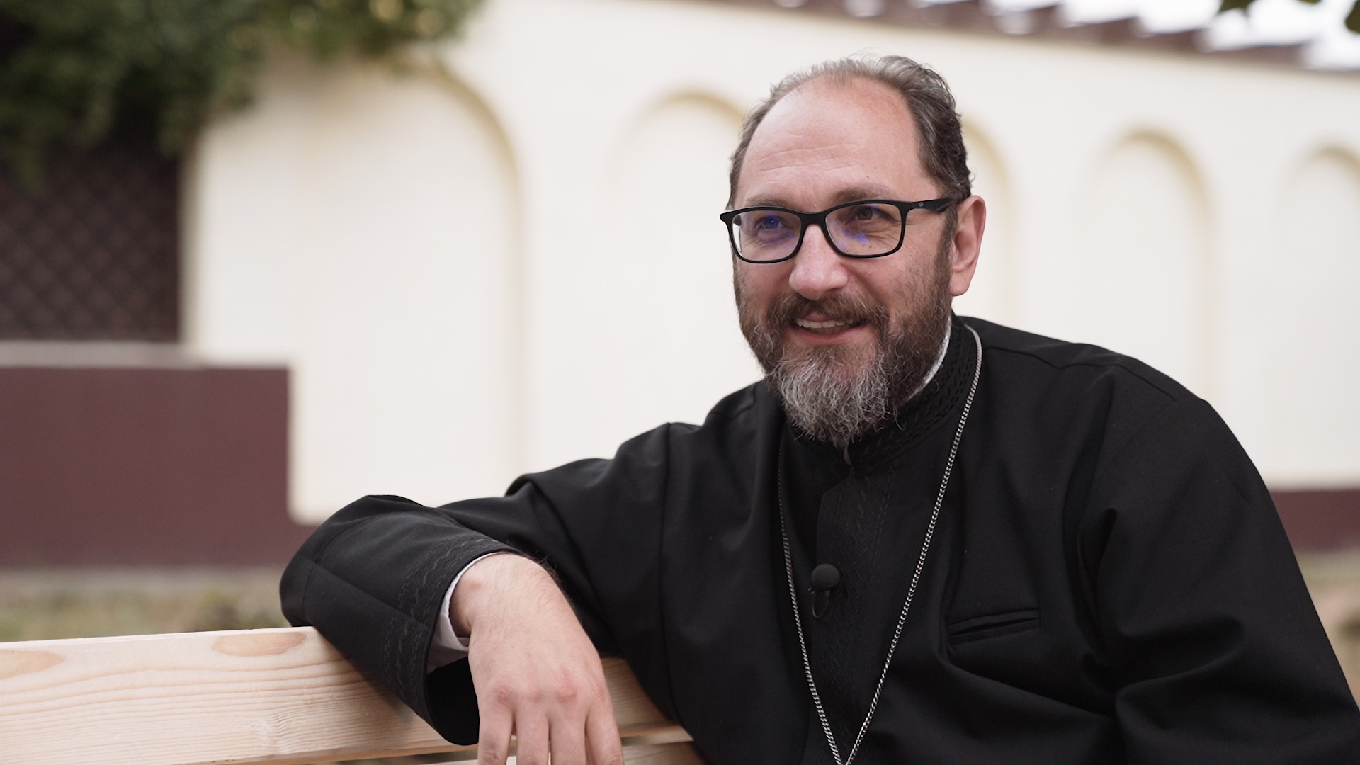 (Video) Părintele Constantin Necula, despre mersul în club: „Odată, după A doua Înviere, eu am făcut selecția muzicală”