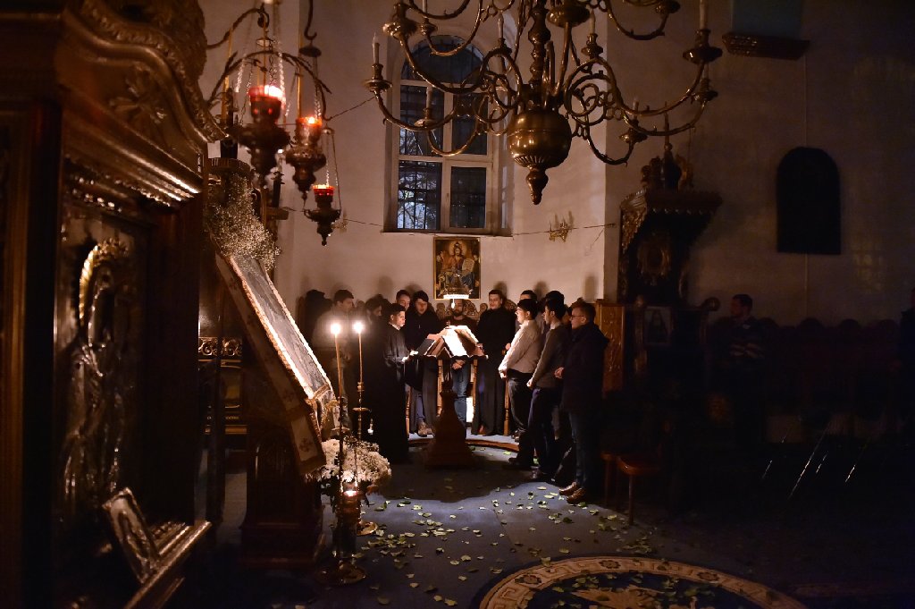 Priveghere în cinstea Icoanei Maicii Domnului „Mângâietoarea” la Biserica „Metocul Maicilor” din Iași