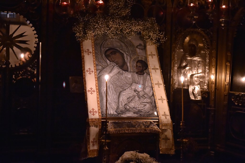 Priveghere în cinstea Icoanei Maicii Domnului „Mângâietoarea” la Biserica „Metocul Maicilor” din Iași Priveghere în cinstea Icoanei Maicii Domnului „Mângâietoarea” la Biserica „Metocul Maicilor” din Iași