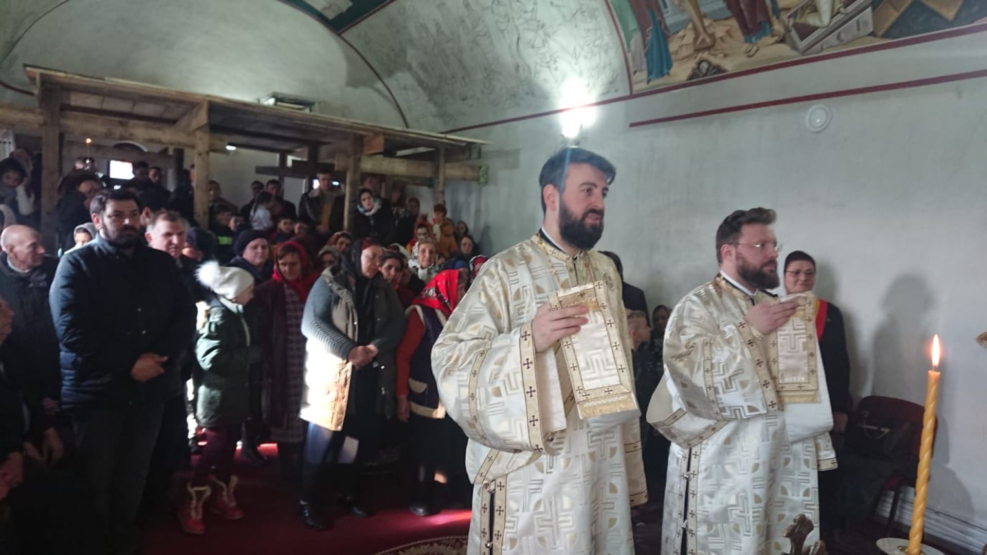 Părintele Mitropolit Teofan a slujit la Parohia Brustureț