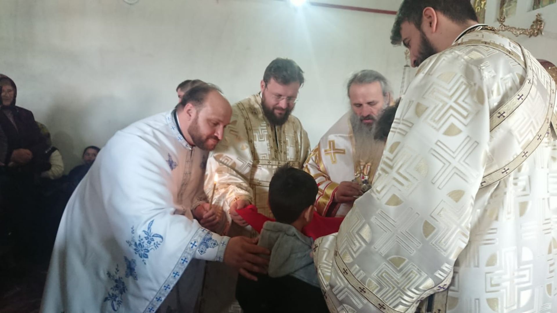 Părintele Mitropolit Teofan a slujit la Parohia Brustureț