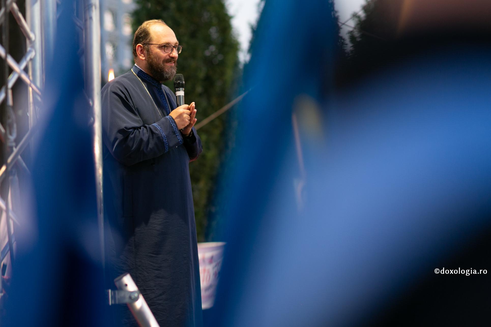 (Video) „Empatia nu se învață la școală” – Părintele Constantin Necula