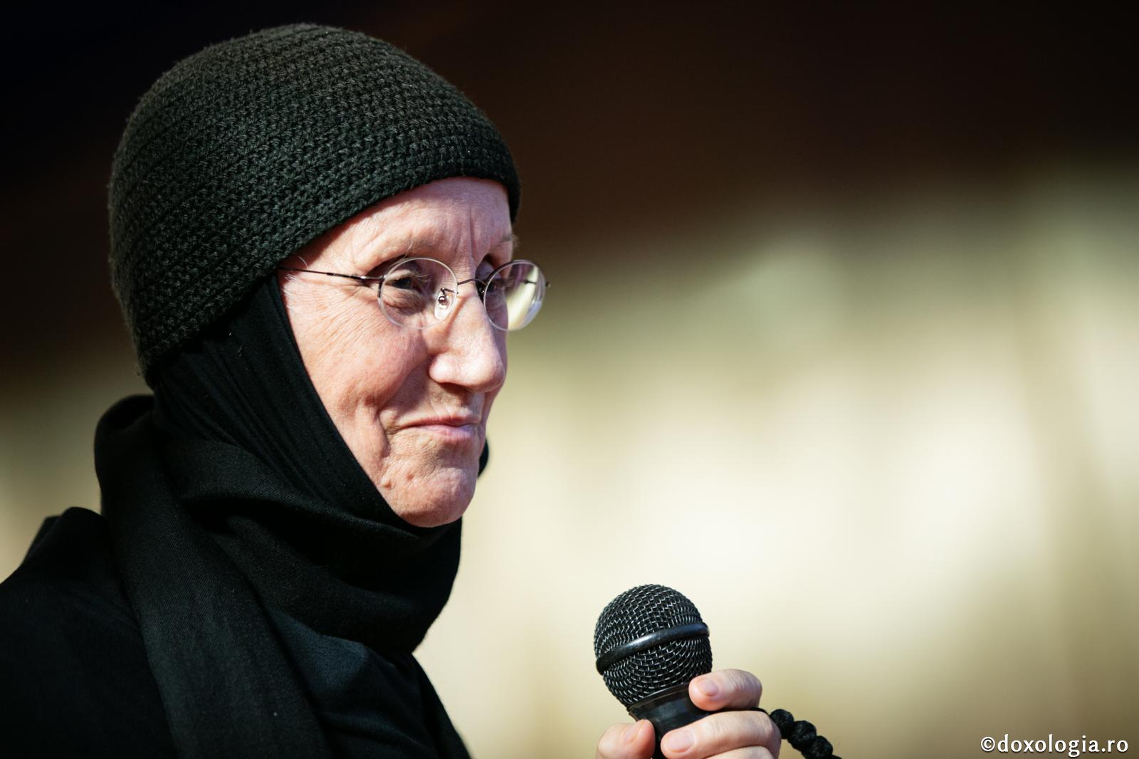 (Video) „Noi postim ca să ne unim cu Hristos mai mult” - Maica Siluana Vlad