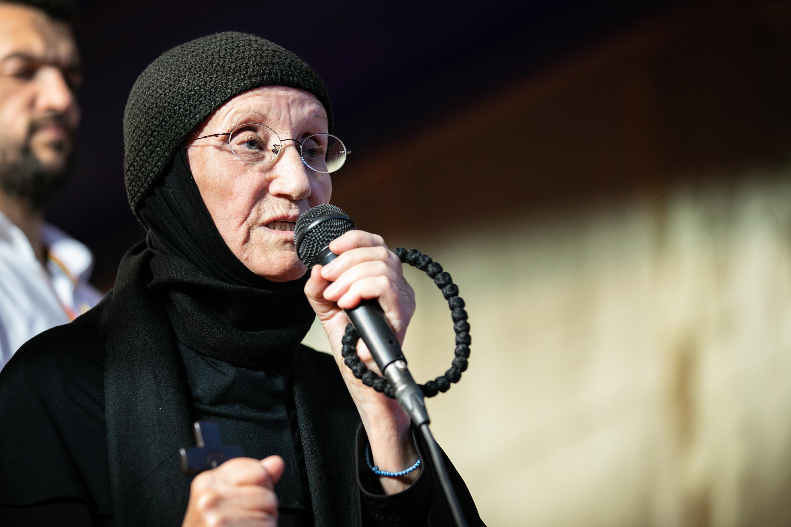 (Audio) Maica Siluana – cum să strigăm la Dumnezeu și să cerem ajutorul în aceste vremuri grele