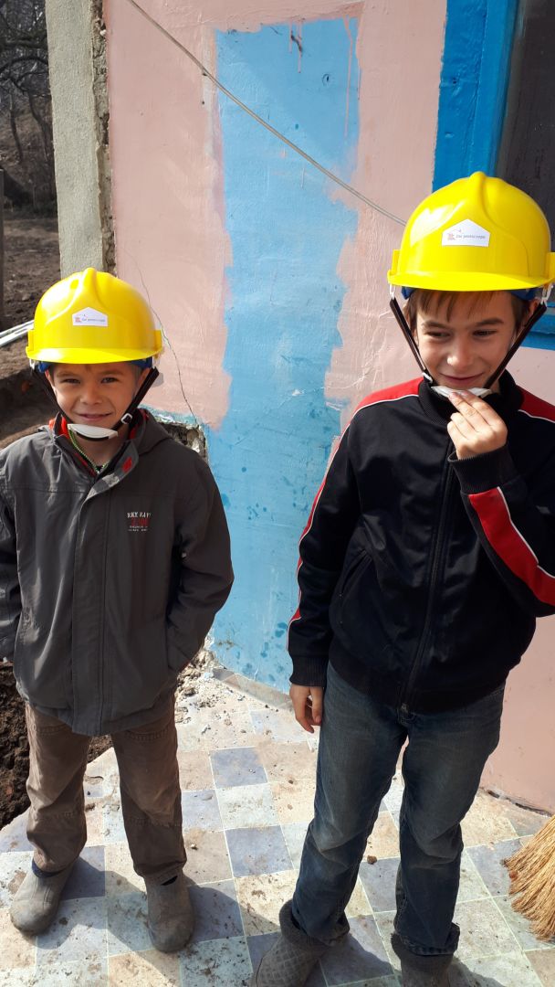 Primii copii fericiți în proiectul „Dar pentru copii”